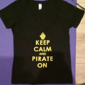 Keep Calm & Pirate 🚢 On V Neck T Shirt Womens L